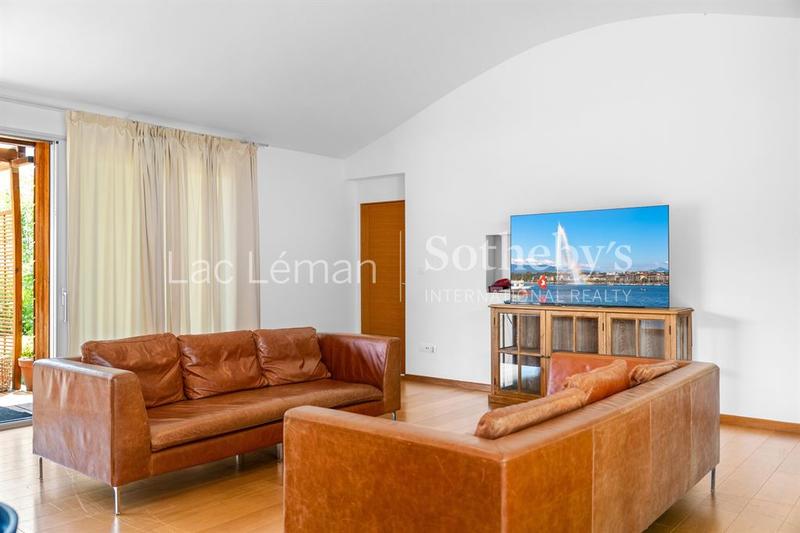 Maison - 238 m² - 8 pièces