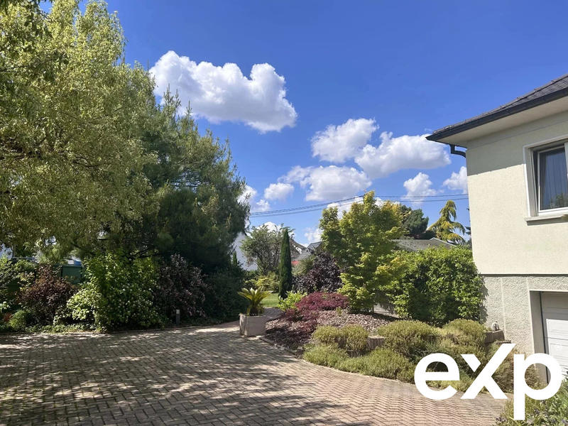 Maison - 204 m² - 7 pièces