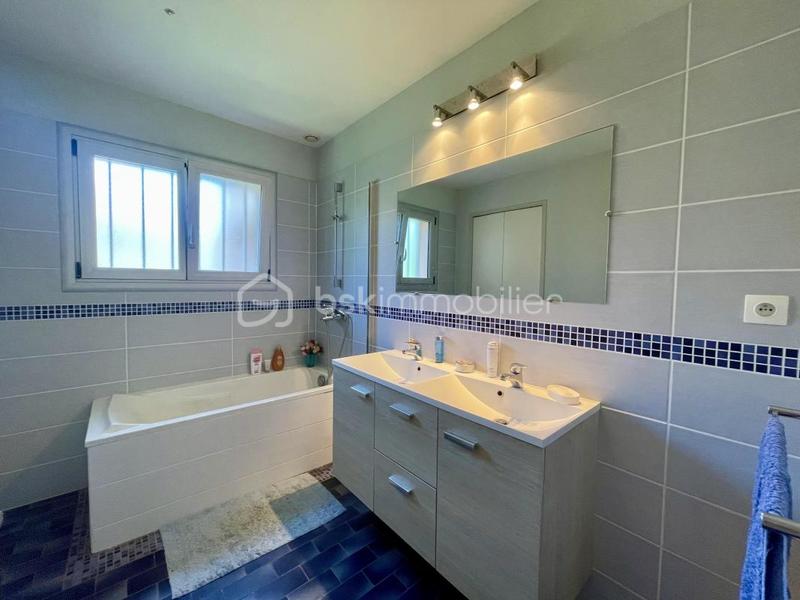 Maison traditionnelle - 100 m² - 4 pièces