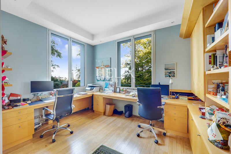 Maison - 410 m² - 10 pièces