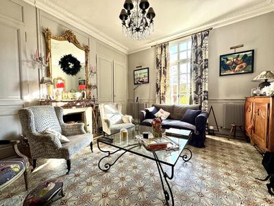 Maison - 300 m² - 9 pièces