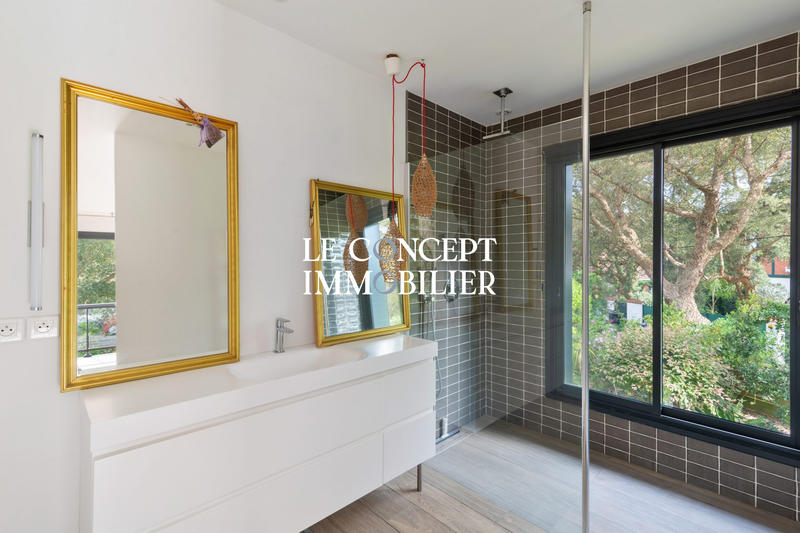 Maison - 200 m² - 7 pièces