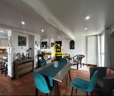 Maison - 210 m² - 8 pièces