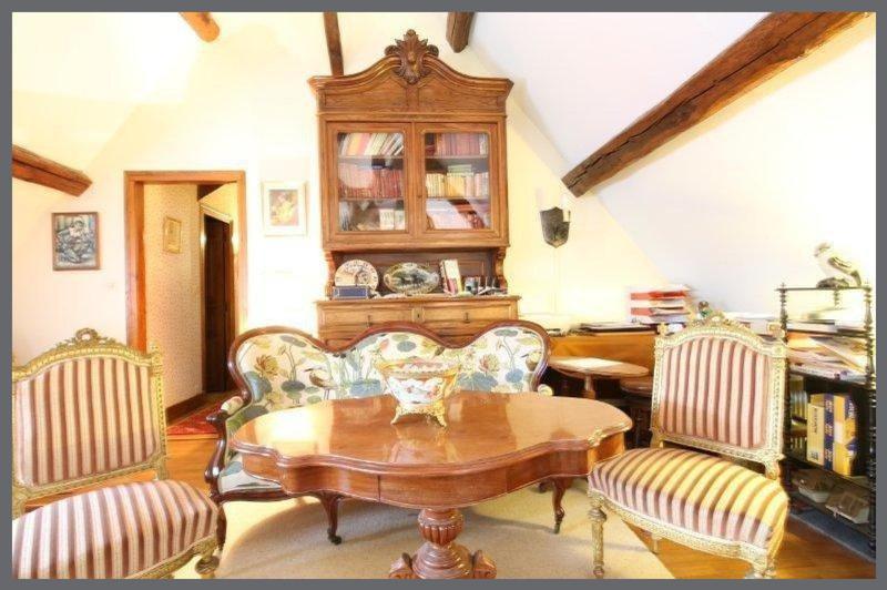 Maison - 208 m² - 9 pièces