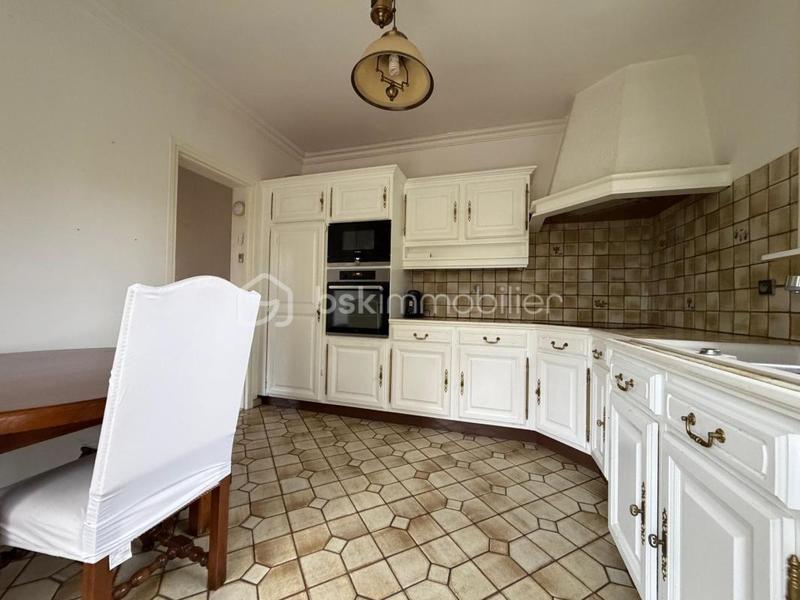 Maison traditionnelle - 195 m² - 6 pièces