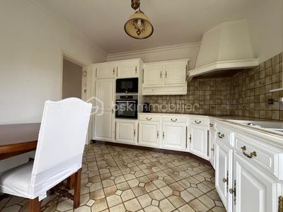 Maison traditionnelle - 195 m² - 6 pièces