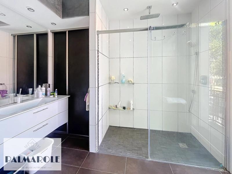 Appartement - 95 m² - 3 pièces