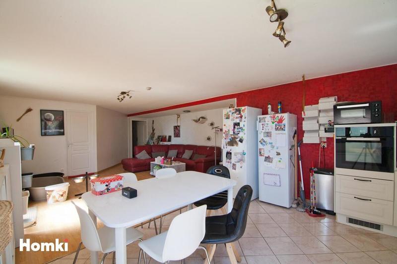 Maison - 1 500 m² - 10 pièces