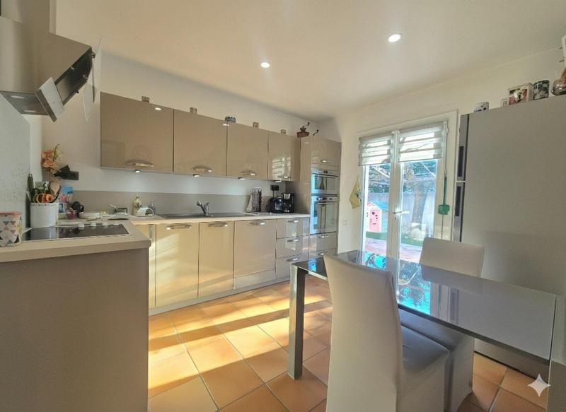 Maison - 107 m² - 4 pièces