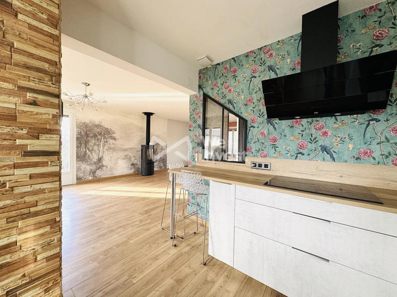 Maison - 205 m² - 7 pièces