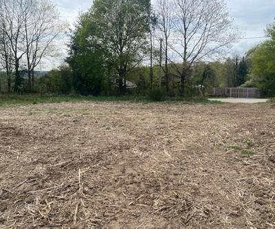 Terrain constructible - 1 075 m²