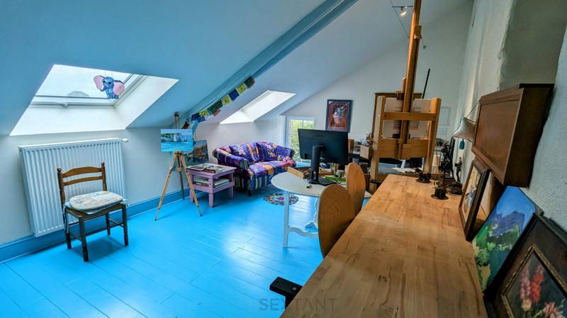 Maison - 247 m² - 8 pièces