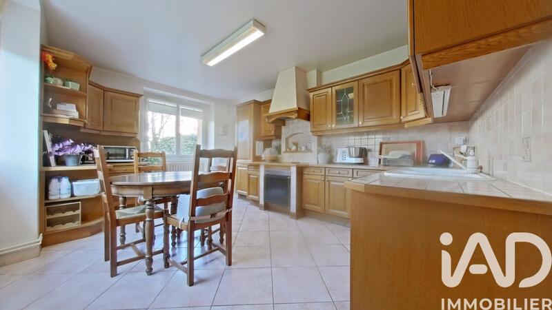 Maison - 200 m² - 5 pièces