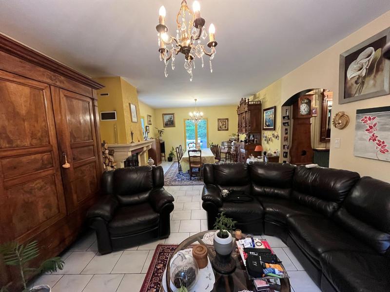 Maison traditionnelle - 167 m² - 8 pièces