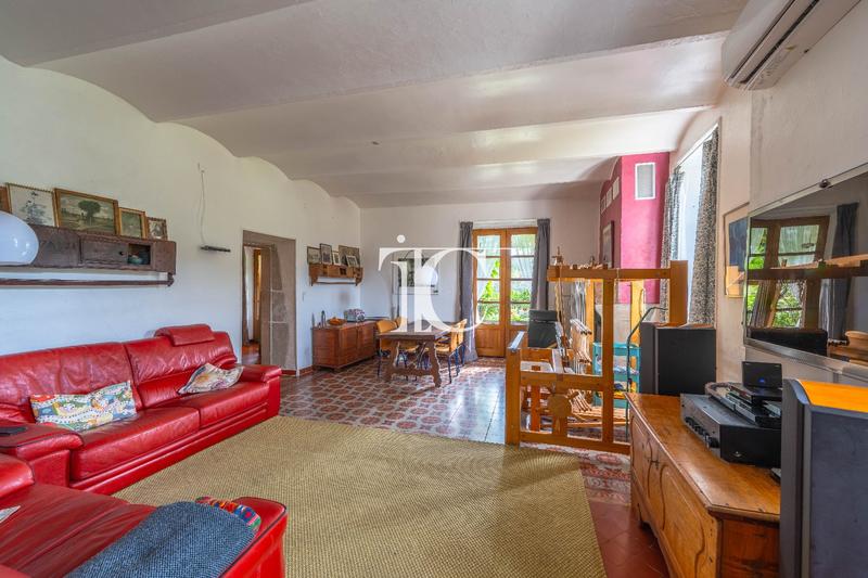 Maison - 302 m² - 8 pièces