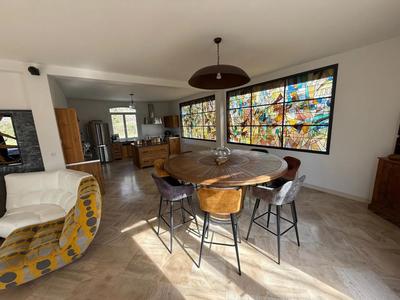 Maison - 360 m² - 12 pièces