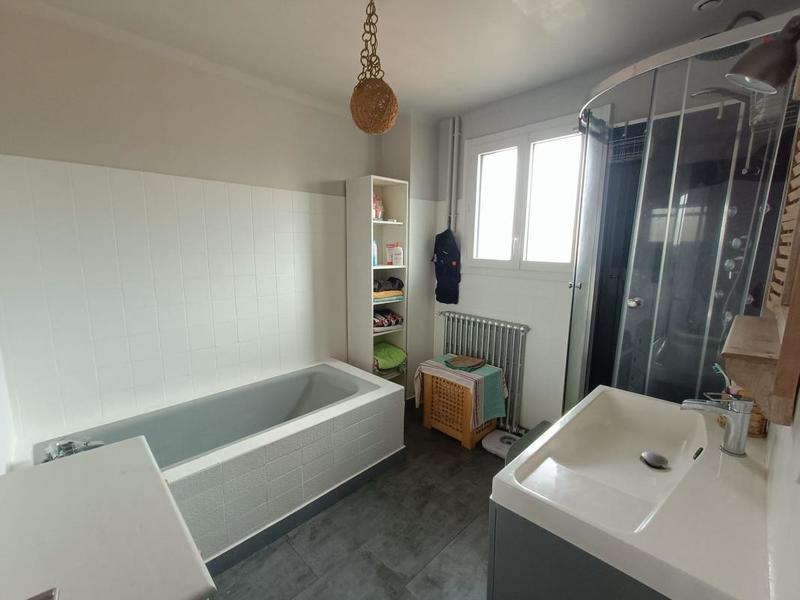 Maison - 245 m² - 6 pièces