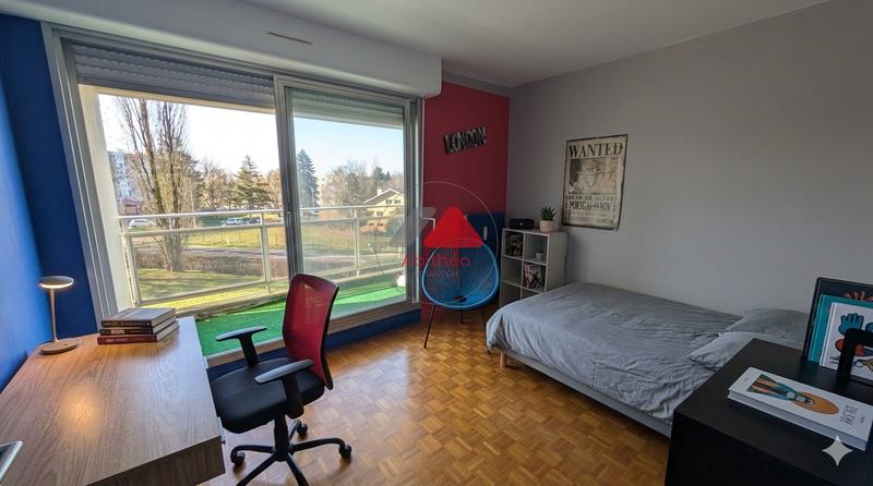 Appartement - 125 m² - 6 pièces