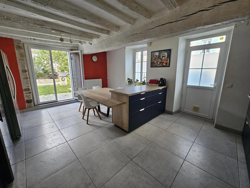 Maison traditionnelle - 180 m² - 9 pièces