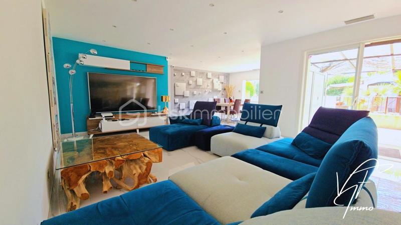 Villa - 243 m² - 8 pièces