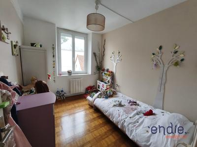 Maison - 93 m² - 5 pièces