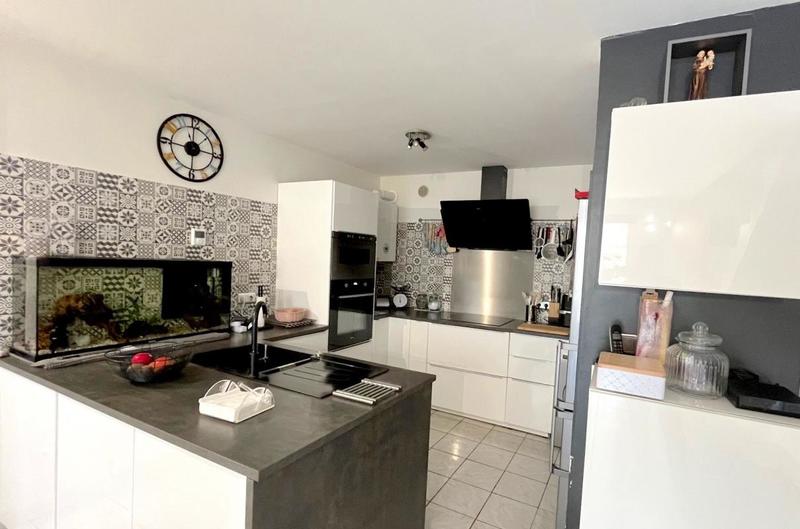 Maison - 100 m² - 3 pièces