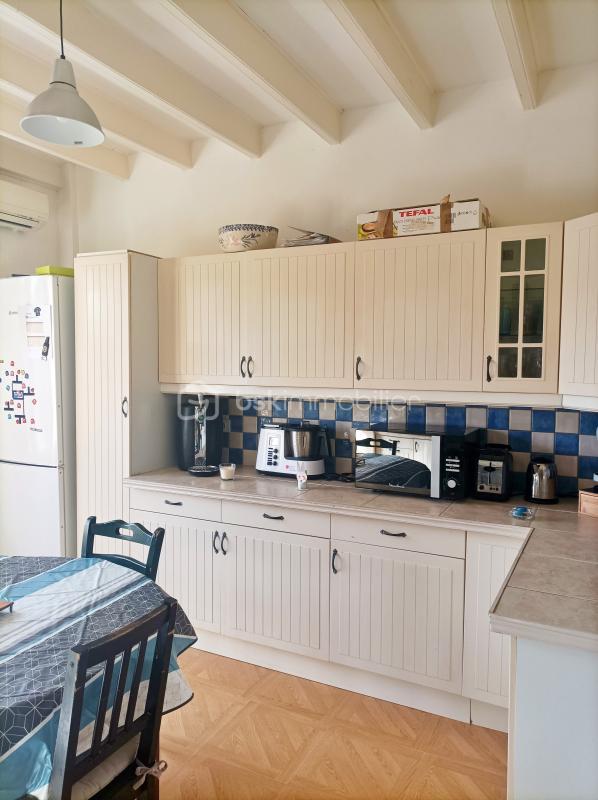 Maison - 222 m² - 9 pièces