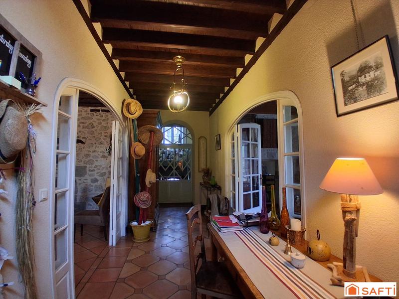 Maison - 343 m² - 9 pièces