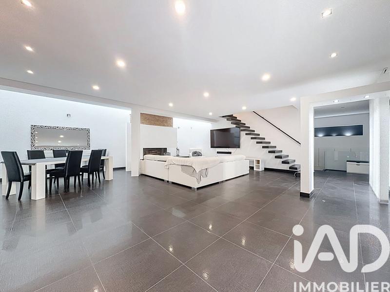 Maison - 187 m² - 6 pièces