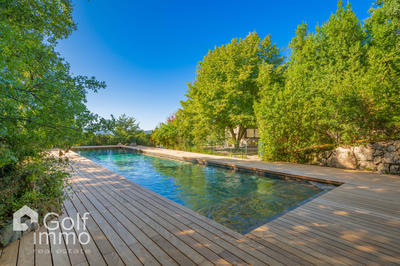 Maison - 300 m² - 8 pièces