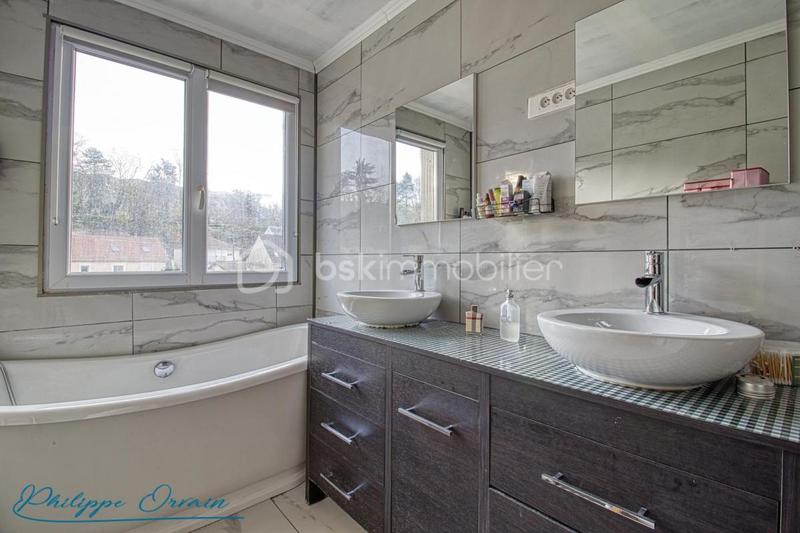 Maison - 80 m² - 5 pièces