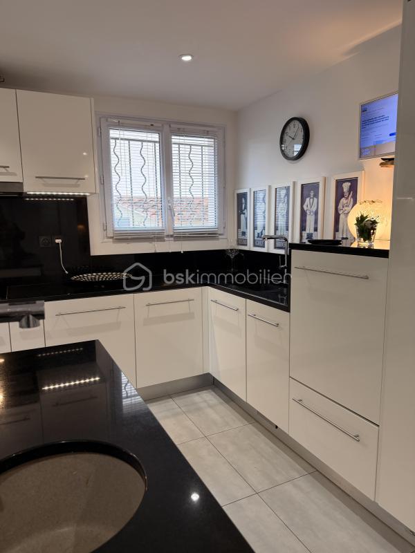 Villa - 202 m² - 10 pièces