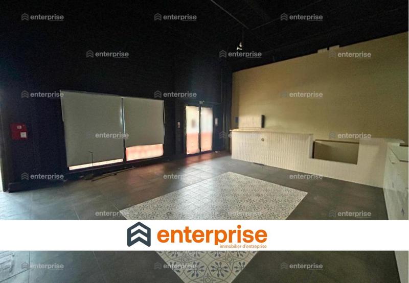 Local commercial - 277 m²