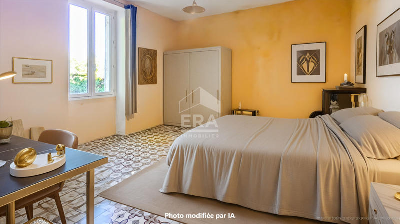 Maison - 238 m² - 9 pièces