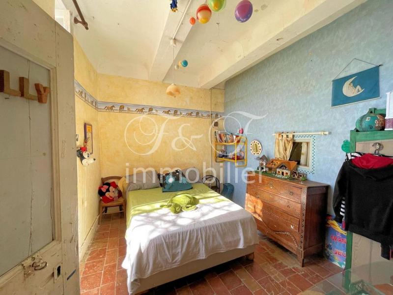 Propriété - 220 m² - 12 pièces