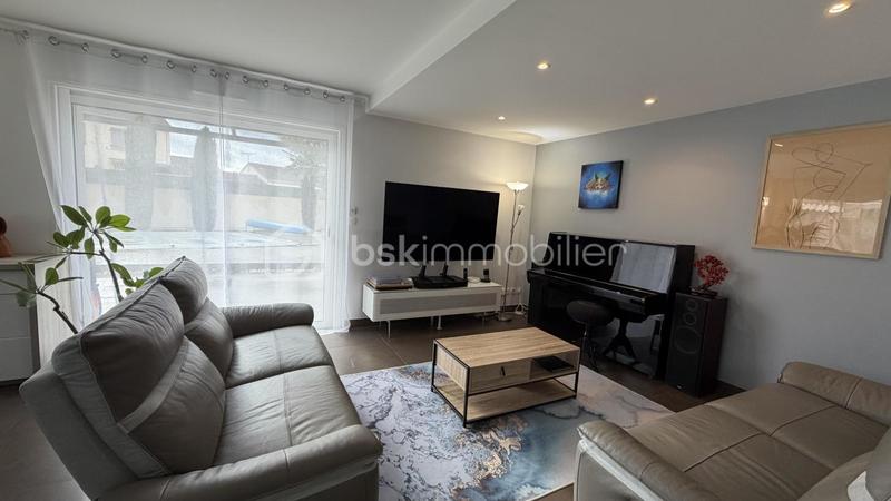 Maison - 102 m² - 5 pièces