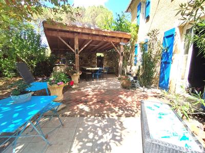 Maison - 235 m² - 8 pièces