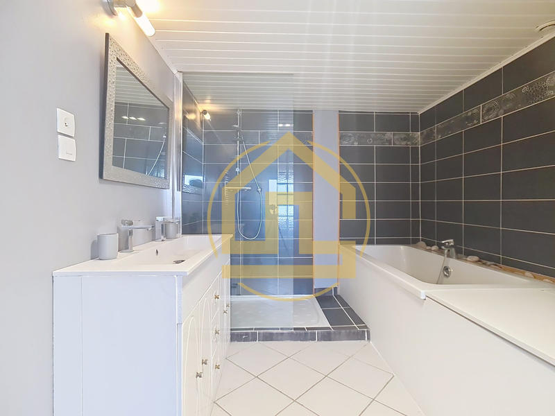 Maison ancienne - 119 m² - 6 pièces