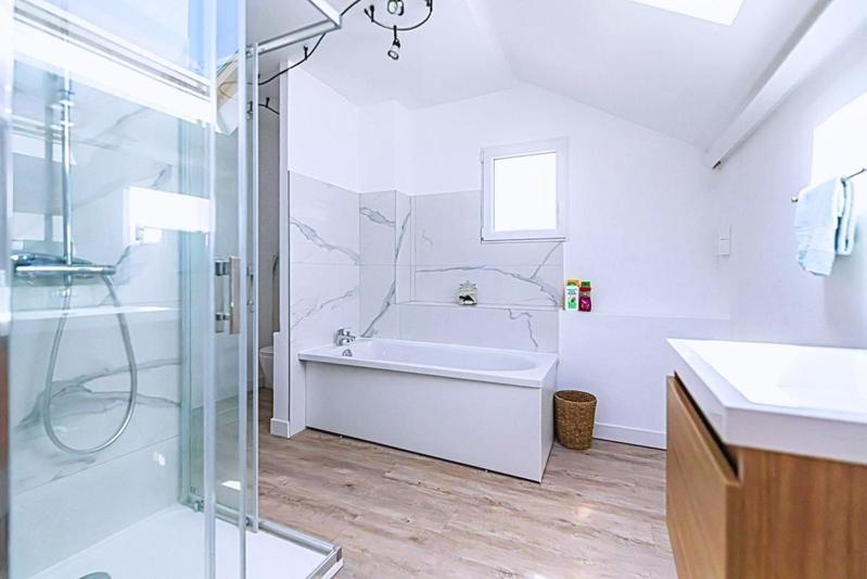 Villa - 220 m² - 10 pièces