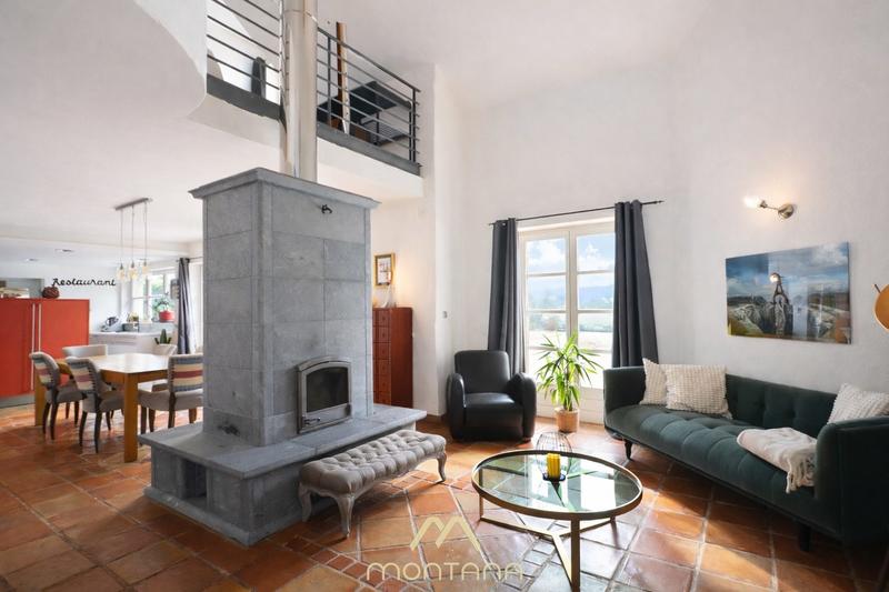 Maison - 310 m² - 8 pièces