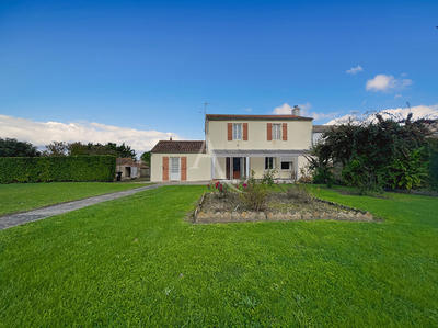 Maison - 95 m² - 5 pièces