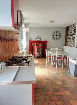 Château - 87 m² - 4 pièces