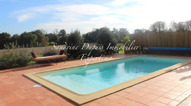 Maison - 230 m² - 9 pièces