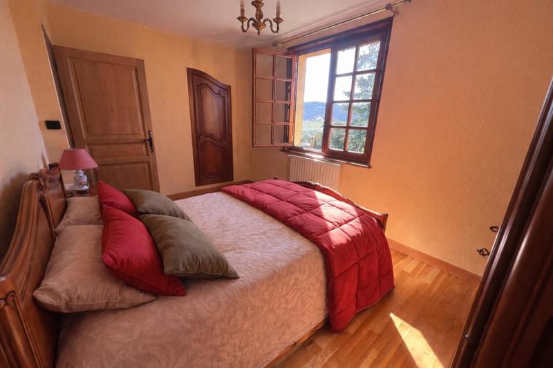 Maison - 190 m² - 8 pièces