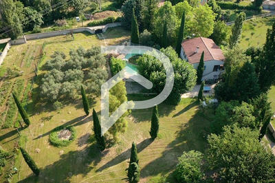 Maison - 231 m² - 11 pièces