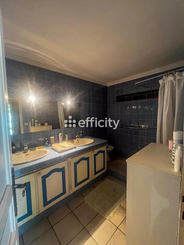 Maison - 264 m² - 6 pièces