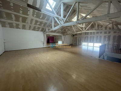 Local commercial - 1 120 m²