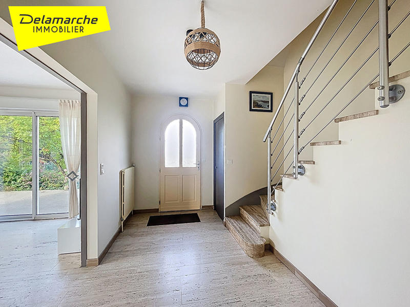 Maison - 220 m² - 8 pièces