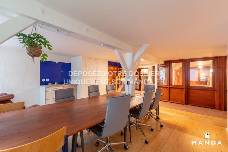 Chambre - 11 m² - 12 pièces