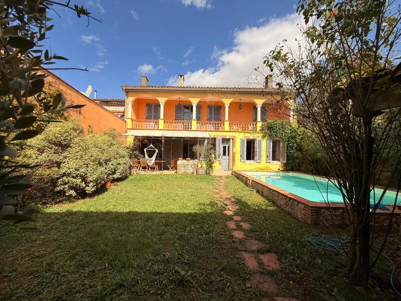 Maison de maîtres - 434 m² - 7 pièces